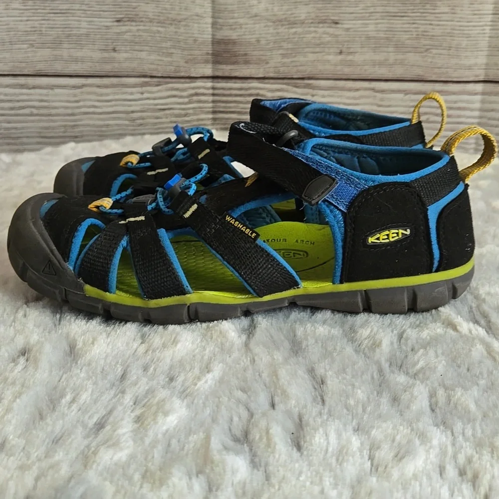 Keen Blue/Black Water Shoes, Kids Size 3, Great Condition